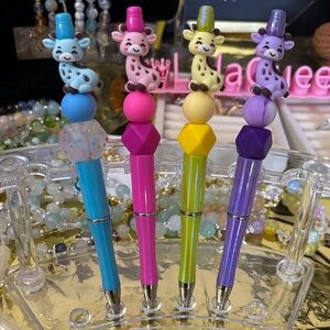 Baby Giraffe Handcrafted Pen 🆕